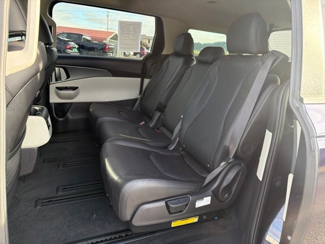 2022 Kia Carnival LXS